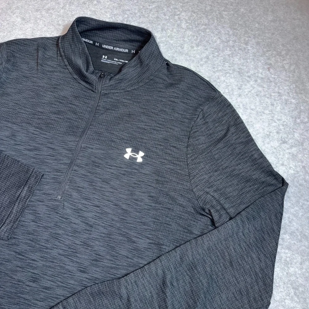 Under Armour Mens XXL Dark Gray 1/4 Zip Fitted Long Sleeve Top 1359875 NWT